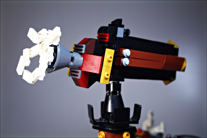 LEGO MOC - Steampunk Machine - Royal armoured train of Blackferrum's army: Дым огромными клубами выходит из орудия!